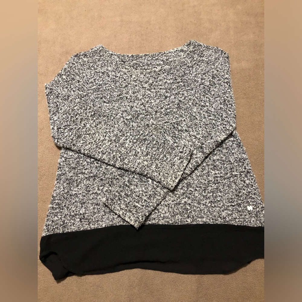 Point Zero sweater with chiffon hem. Size small. Gray / Black